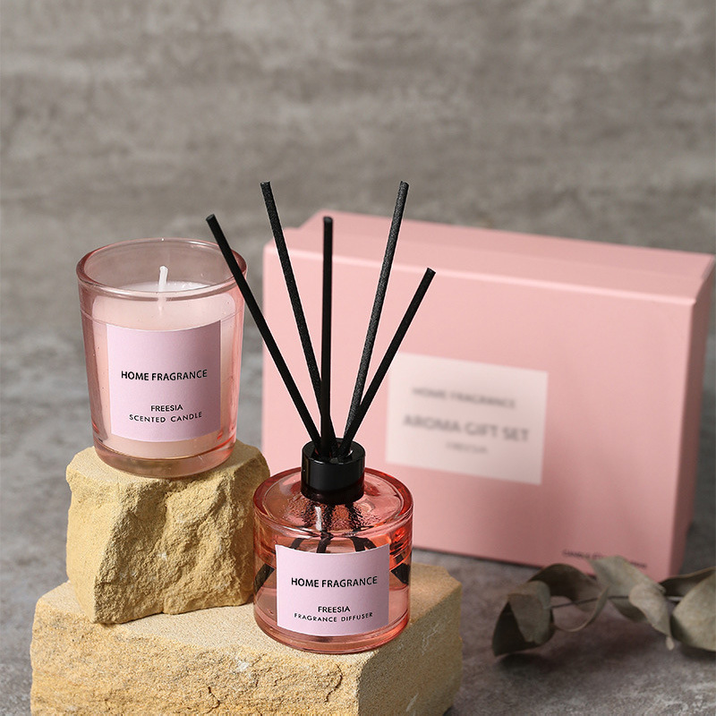 Home Fragrance Set Gift - ชุดของขวัญพรีเมียม ประกอบด้วยก้านไม้หอมและเทียนหอม กลิ่นหอมติดทนนาน ใช้เติมได้ เหมาะสำหรับบ้าน สำนักงาน
