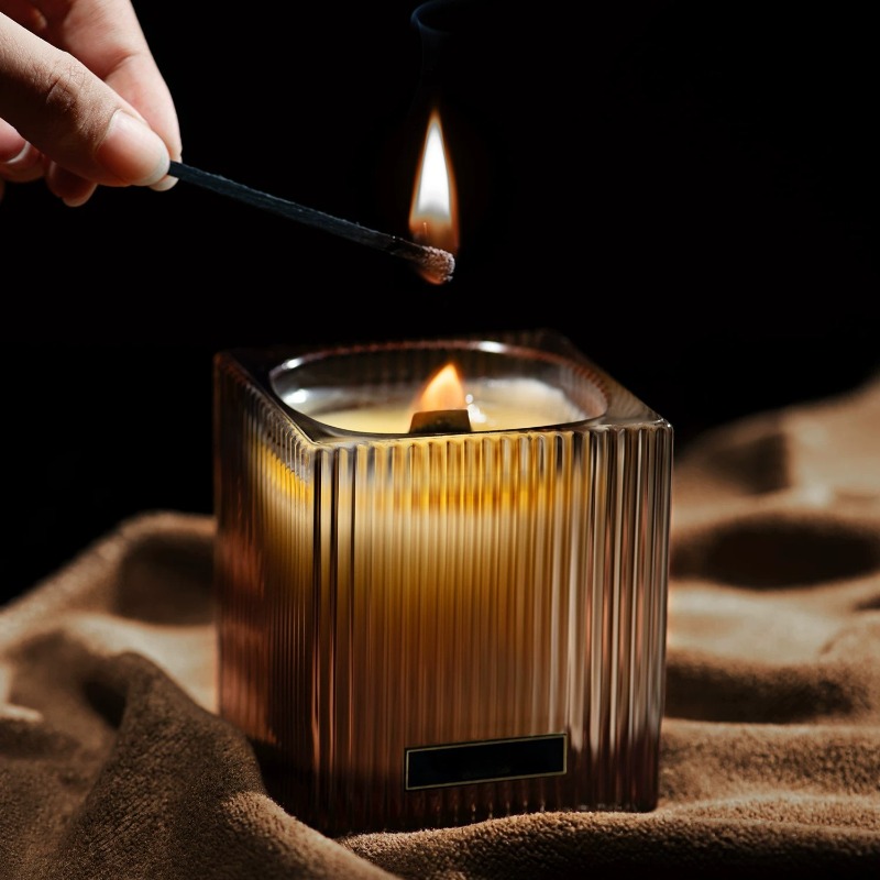 Home Fragrance Scented Candle - เทียนหอมอโรมาเธอราพี กลิ่นหอมติดทนนาน ตกแต่งห้องนอน ช่วยผ่อนคลายและเสริมบรรยากาศการนอนหลับ