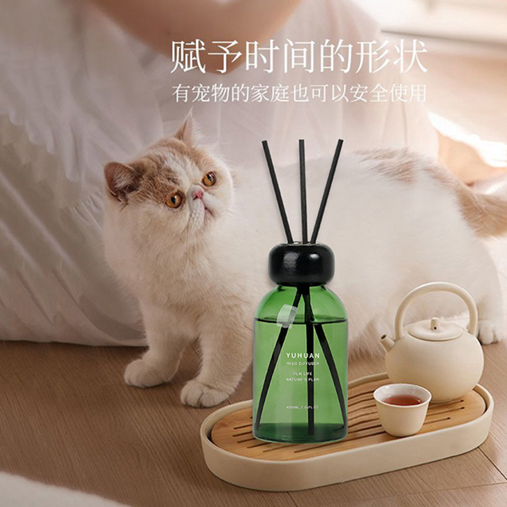 Home Fragrance Set Gift - ชุดน้ำมันหอมระเหยอโรมาเธอราพีแบบไม่ใช้ไฟ ขนาด 200 มล. พร้อมก้านไม้หอม สำหรับตกแต่งบ้าน