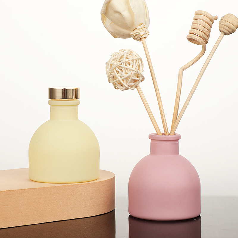 Home Fragrance Set Gift - 1 PC 50ml สีชมพู/สีขาว/สีเหลือง/สีดําน้ํามันหอมระเหย Diffuser ขวด